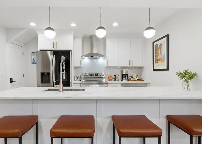 Newly Renovated 3br 2ba In Heart Of Andersonville Apartment Chicago