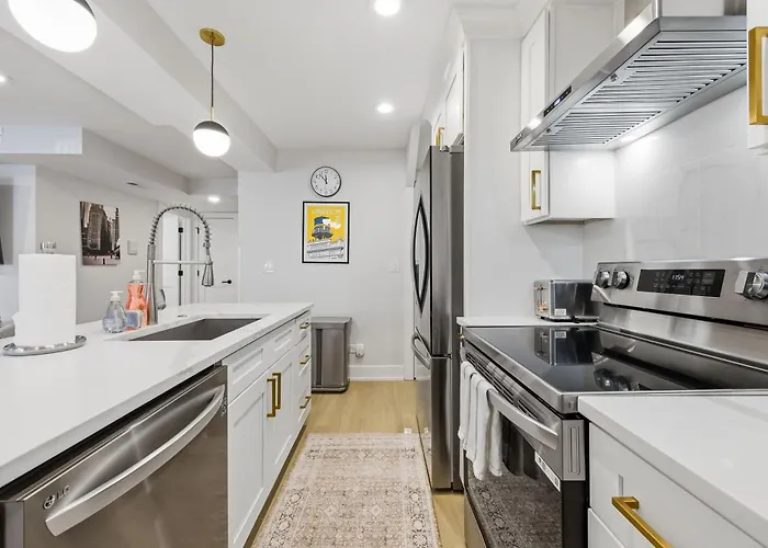 Newly Renovated 3br 2ba In Heart Of Andersonville Apartment